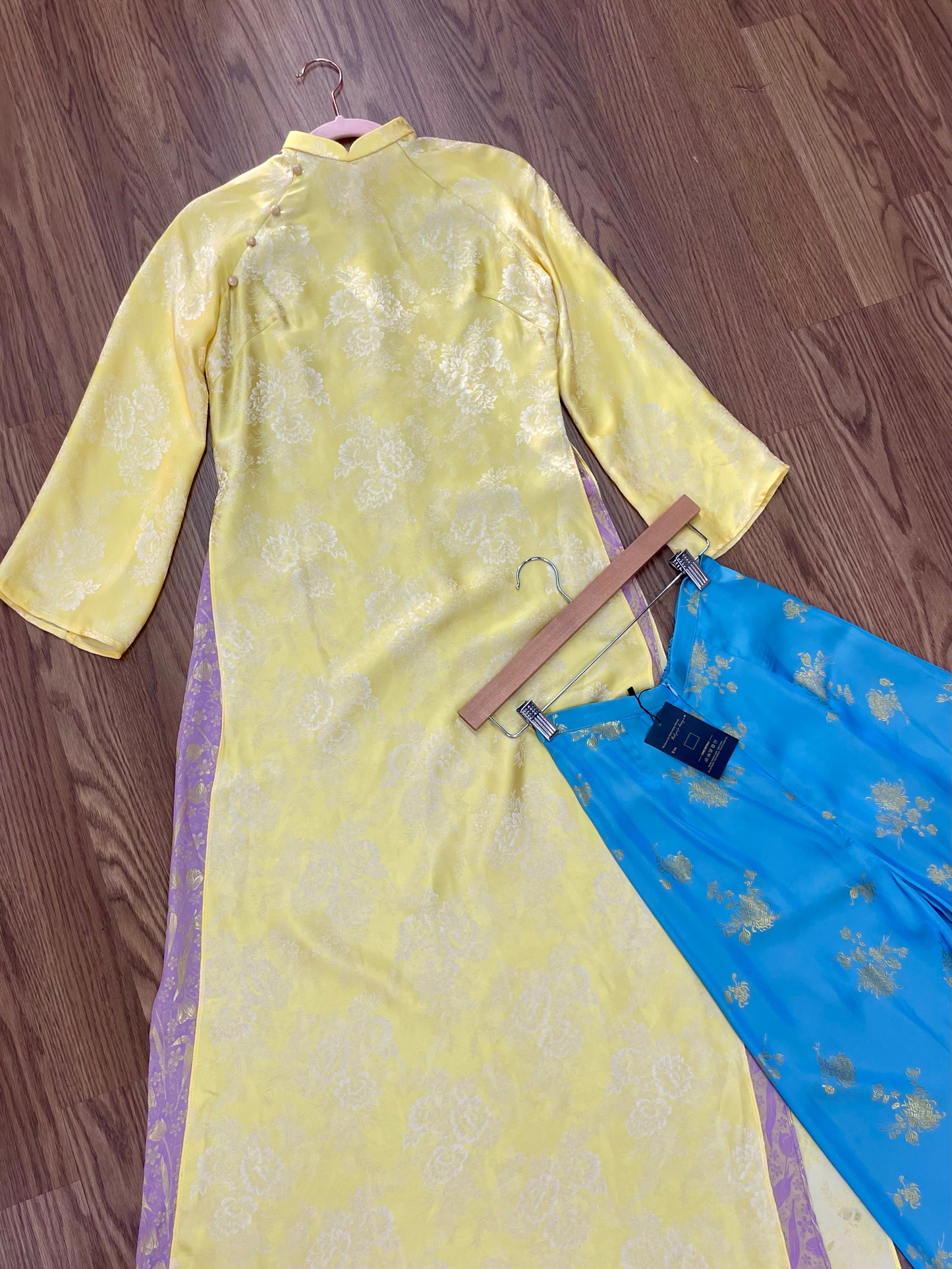 A27 - Set Áo Dài Dáng Suông Nhã Thanh 4 Tà Vàng/Xanh