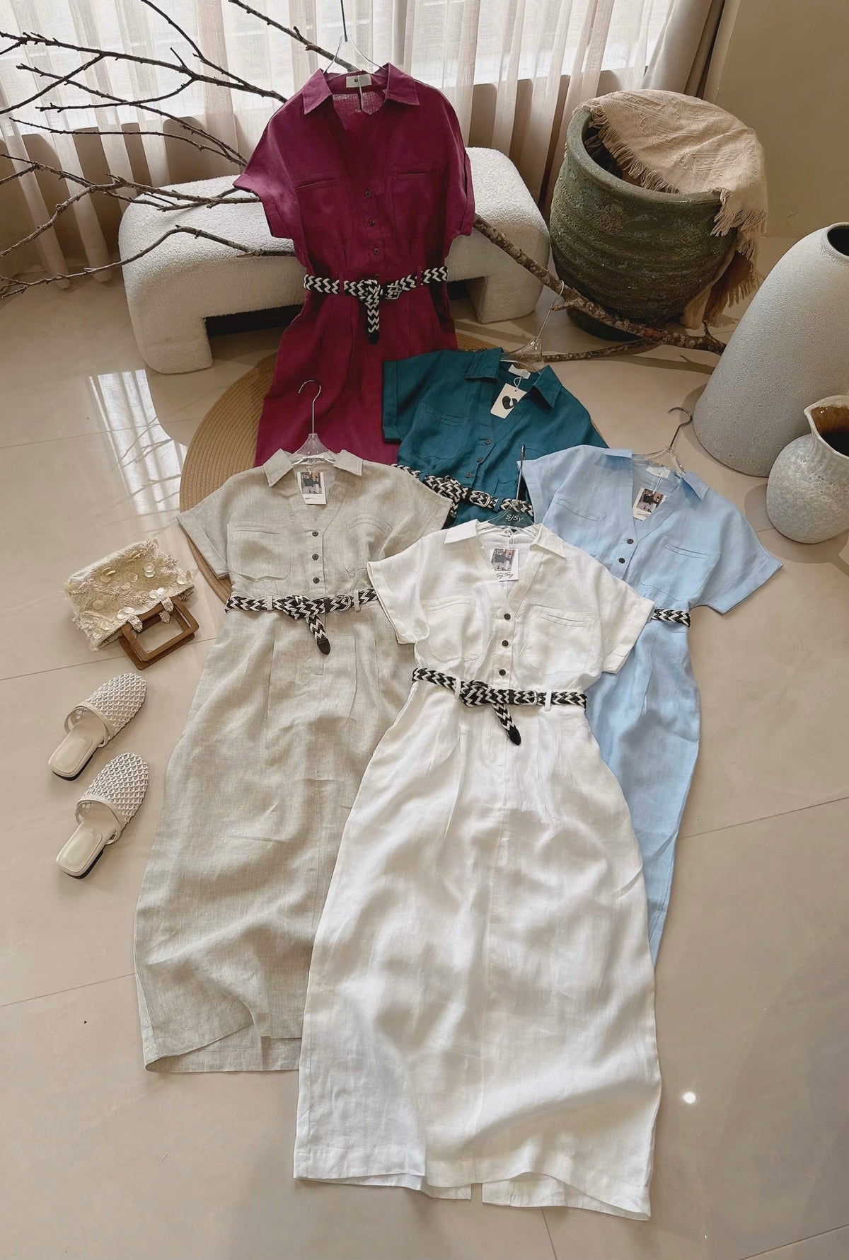 L135 - Linen Dress cổ V