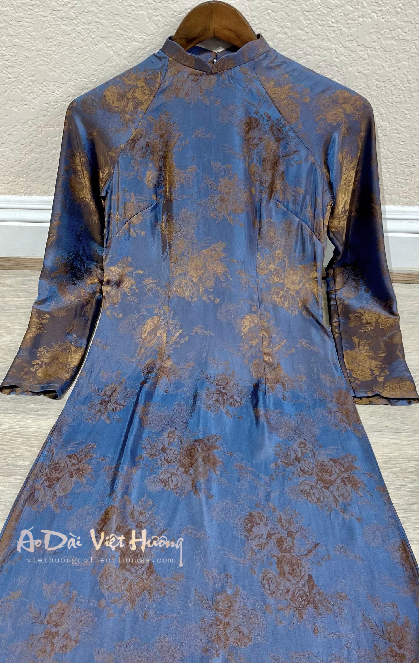 A41 - Áo Dài Gấm Lụa Hai Da Nâu/Tím Xanh | Áo Only