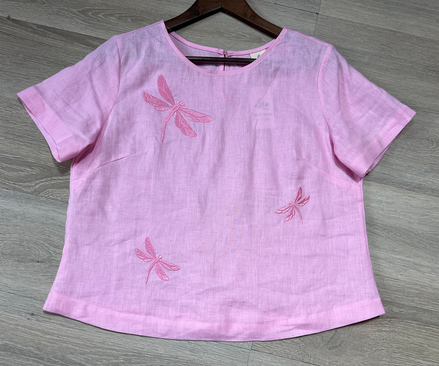 L27/28 - Áo Linen Tưng Pre Thêu Chuồn Chuồn