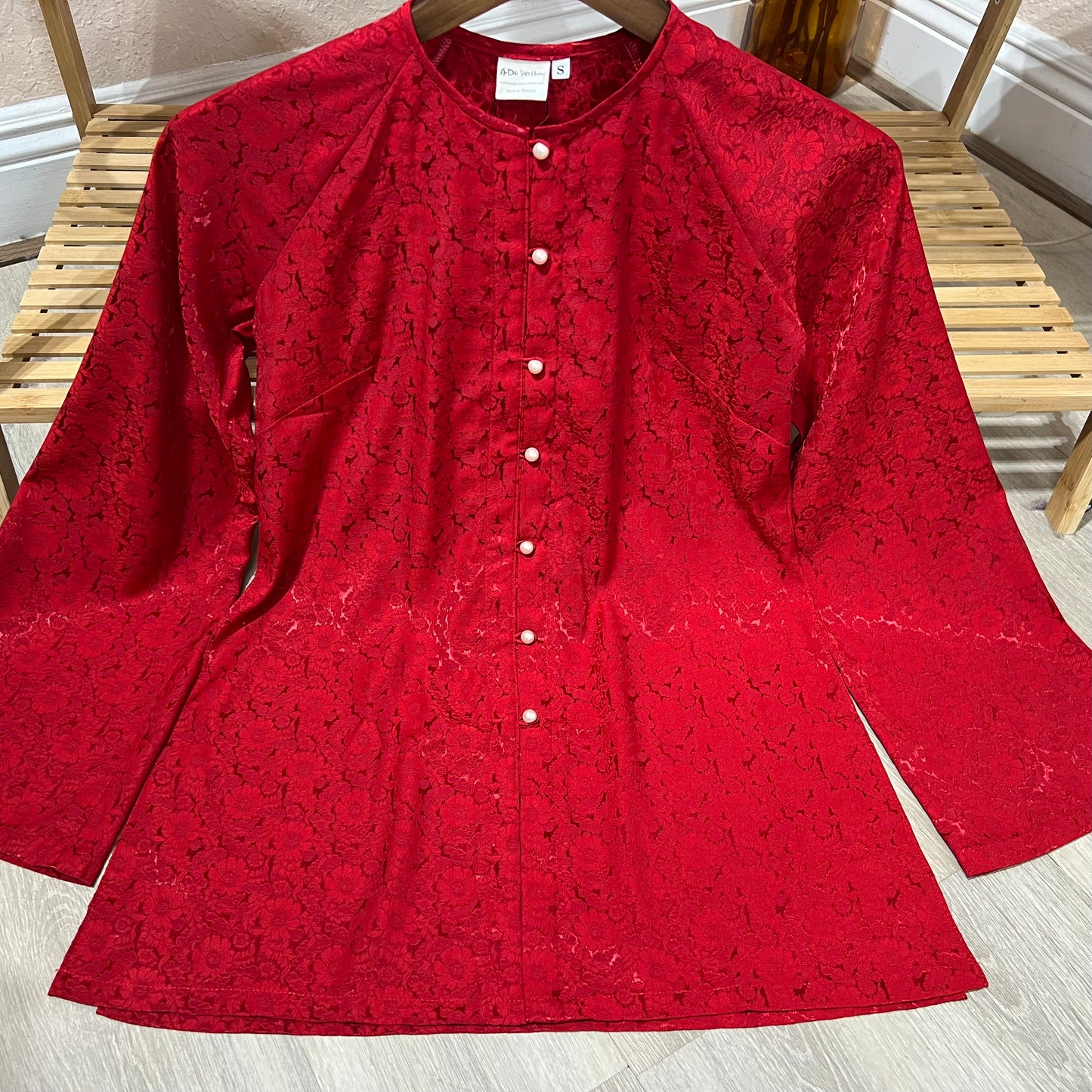 B06 - Áo Bà Ba Gấm Hoa Cúc Đỏ