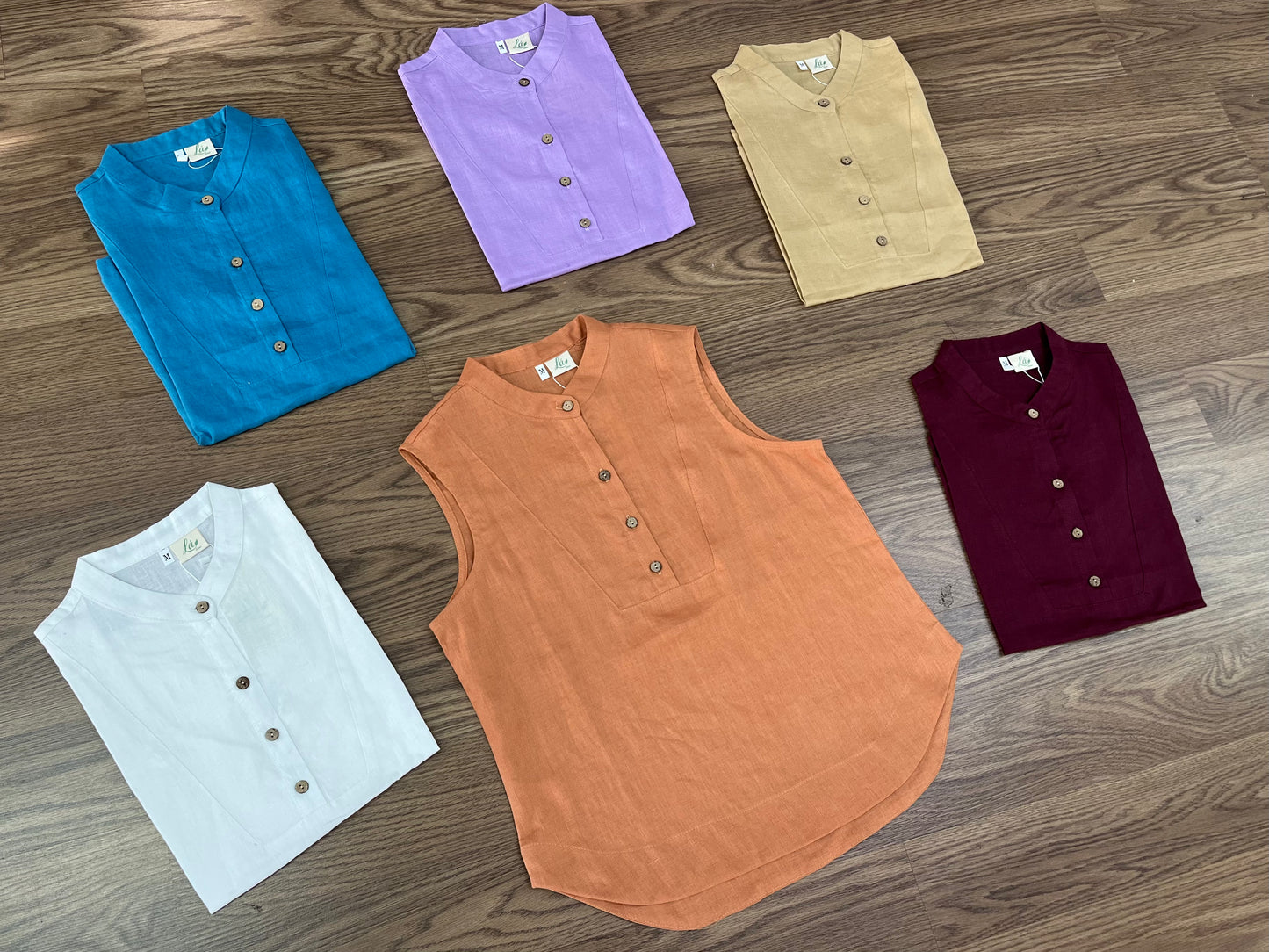 Áo Linen Sát Nách. Final sale (no return/exchange).