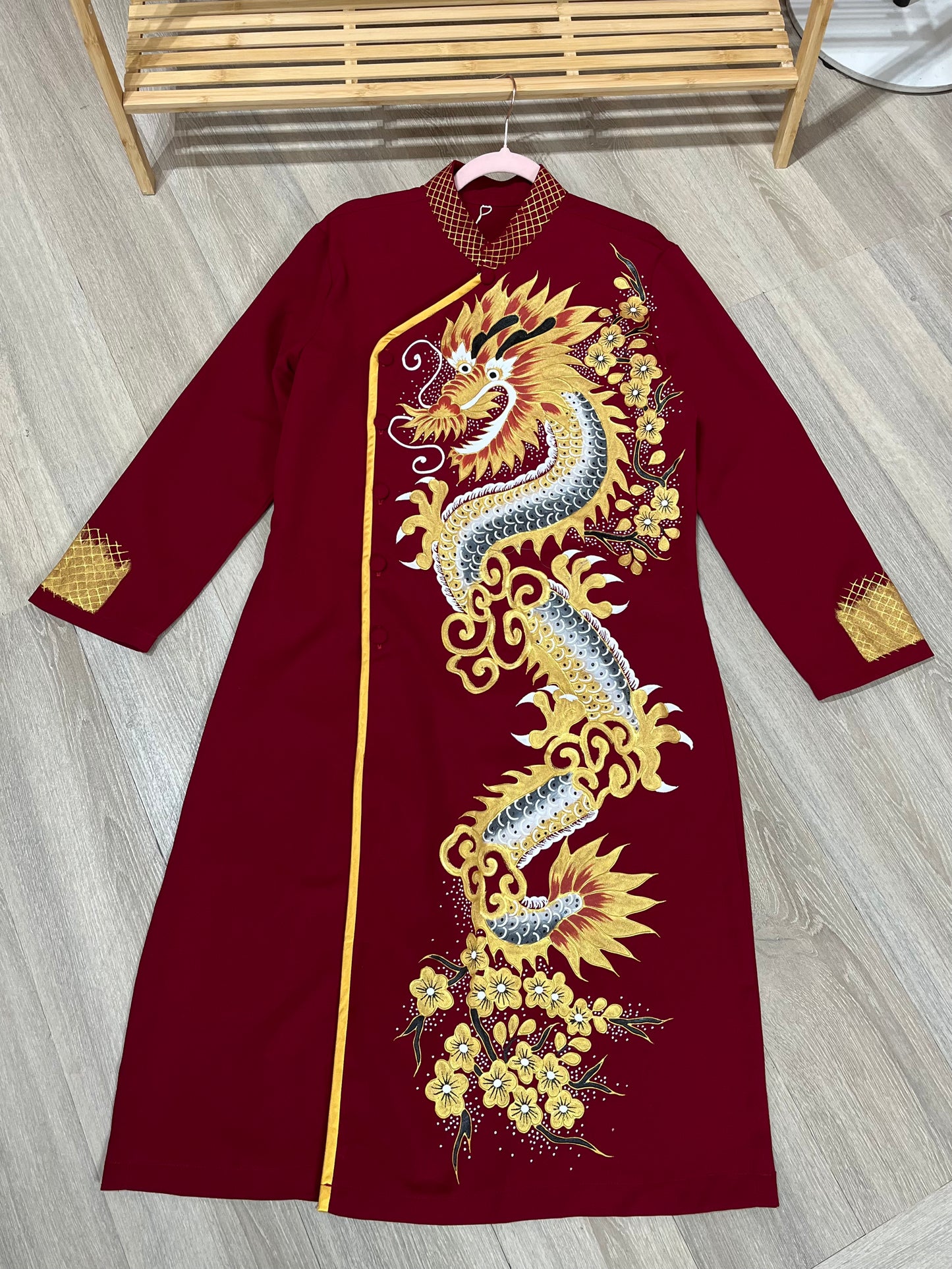 A92 - Men’s Áo Dài Đỏ Đô Vẽ Tay