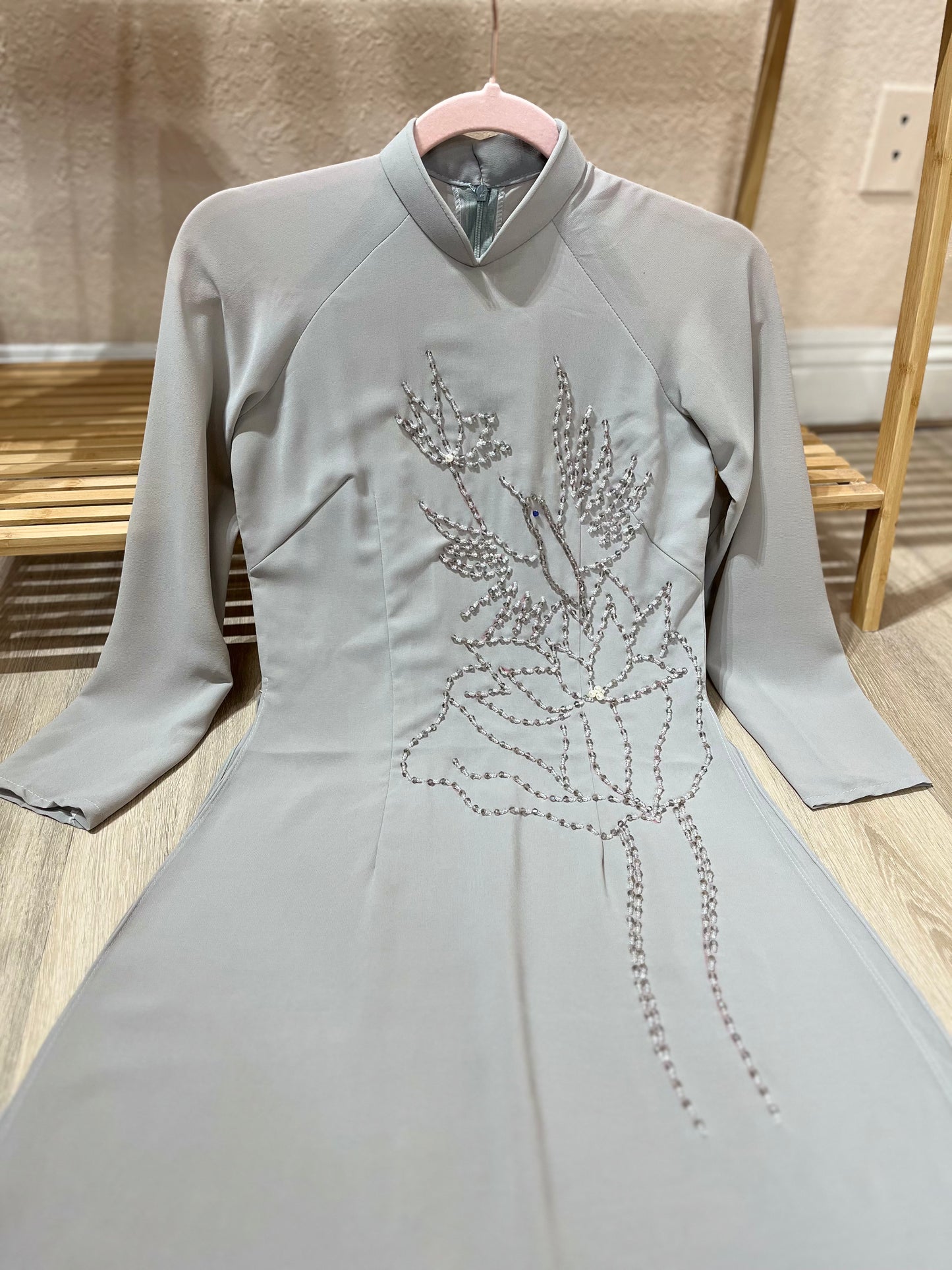 A12 - Áo Dài Chiffon 4 Tà Kết hạt cùng tông Xám. Final sale (no return/exchange).