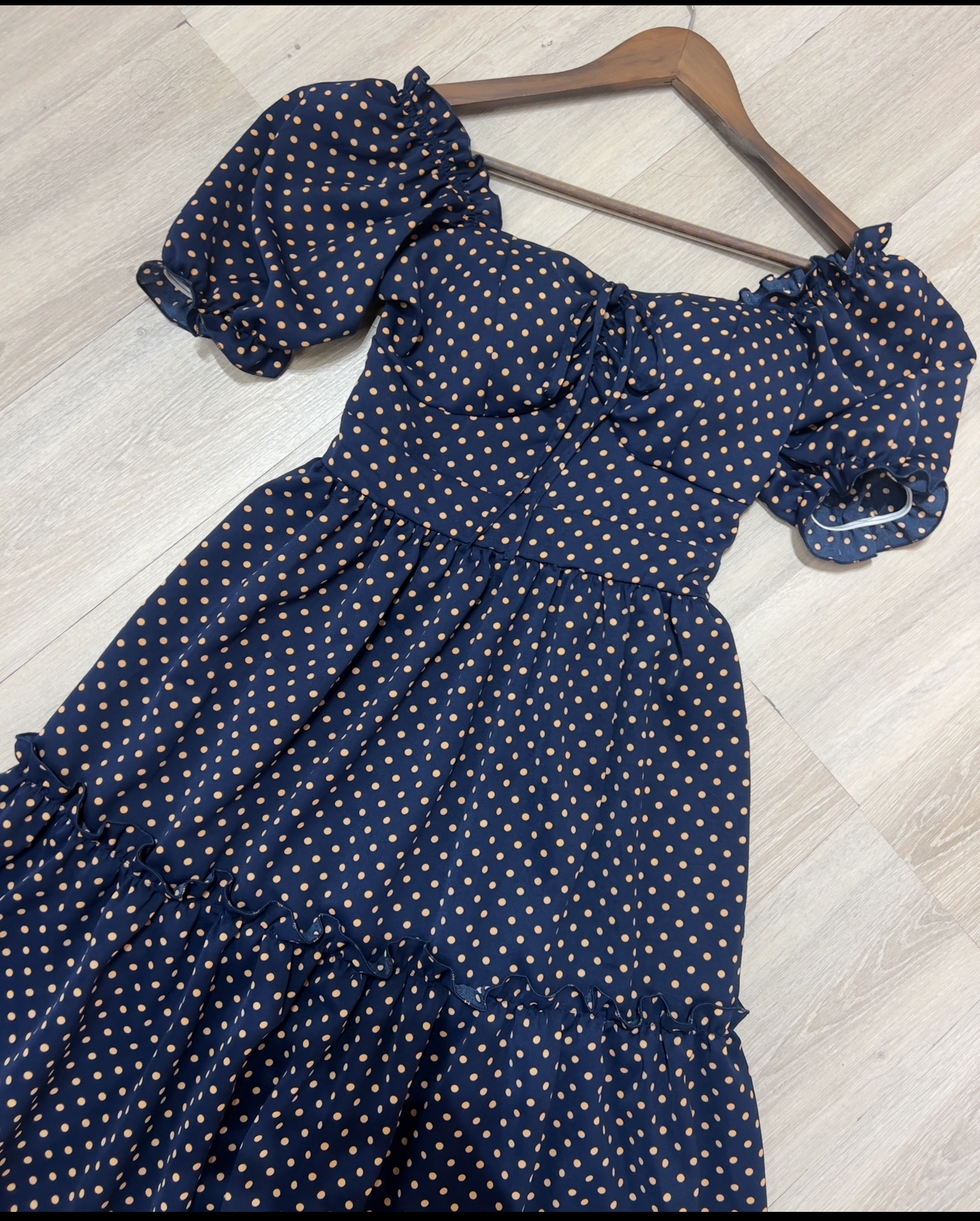 D4 - Đầm Navy Blue Chấm Bi Cam.