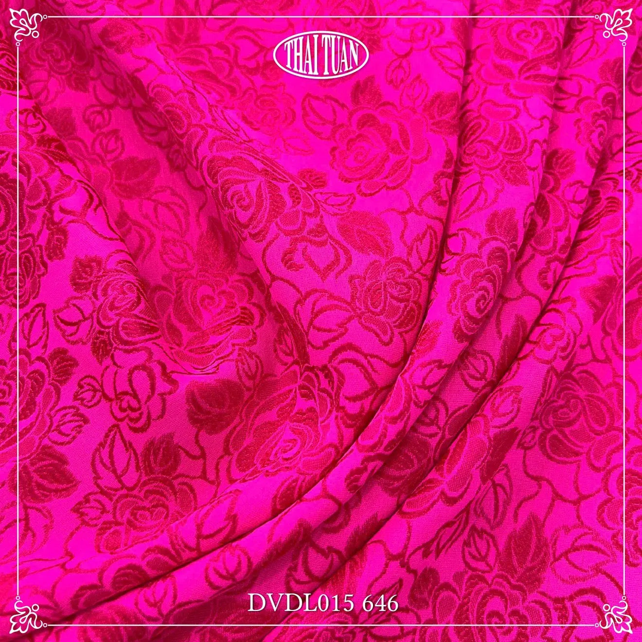 A51 - Áo Dài Gấm Dệt Thái Tuấn Hoa Hồng Đỏ (Cổ Tròn)