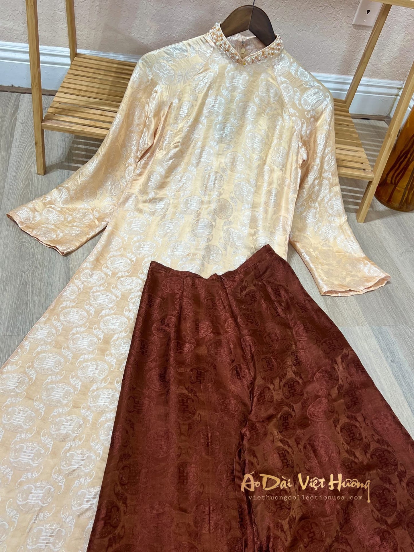 A3 - Set Áo Dài Tơ Tằm Nha Xá Kem/Nâu