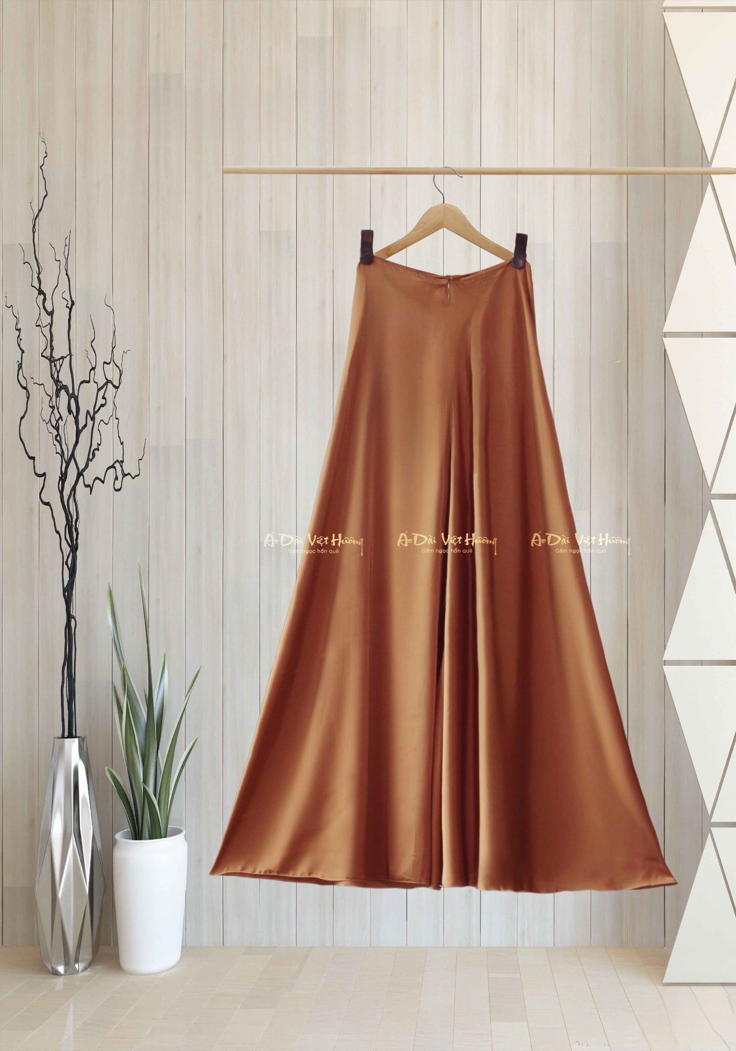 530 - Quần Váy Lụa Thái Tuấn Màu Nâu Sáng (Quần Váy Ống Xéo Lụa Thái Tuấn Nâu Sáng)