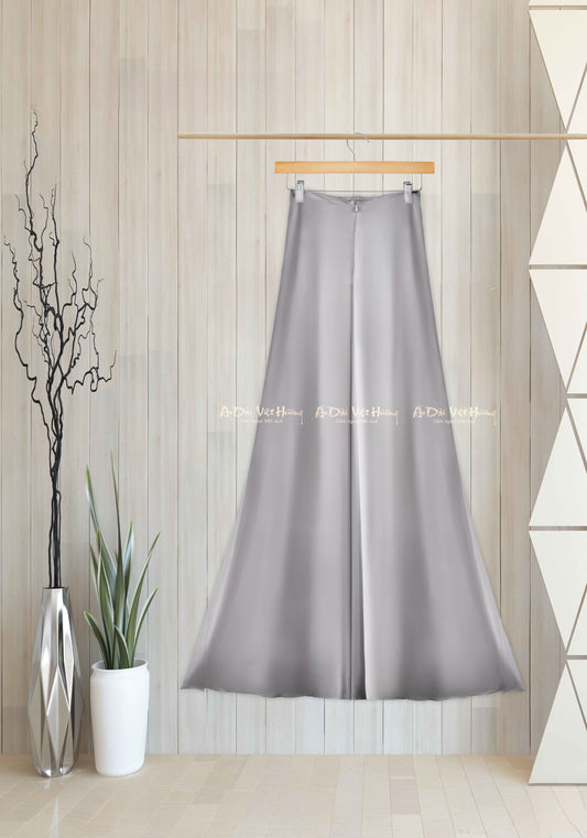 525 - SIlver Thái Tuấn Silk Skirt Pants (Quần Váy Ống Xéo Lụa Thái Tuấn Xám)