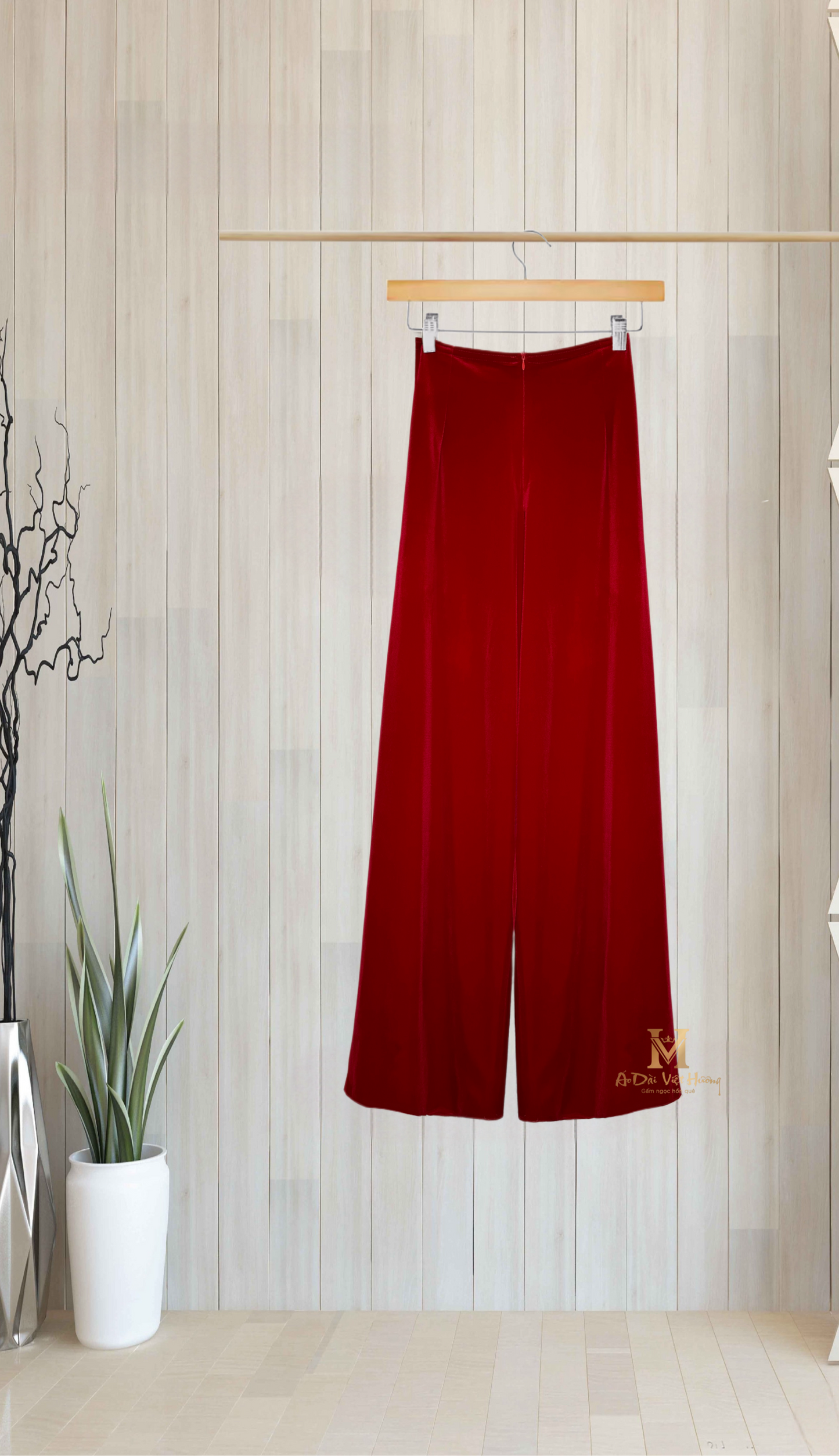 651 - Red Regular Velvet Pants (Quần Ống Thường Nhung Đỏ)