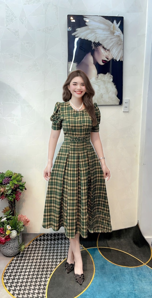 D79 - Green Checked Pattern Midi Dress