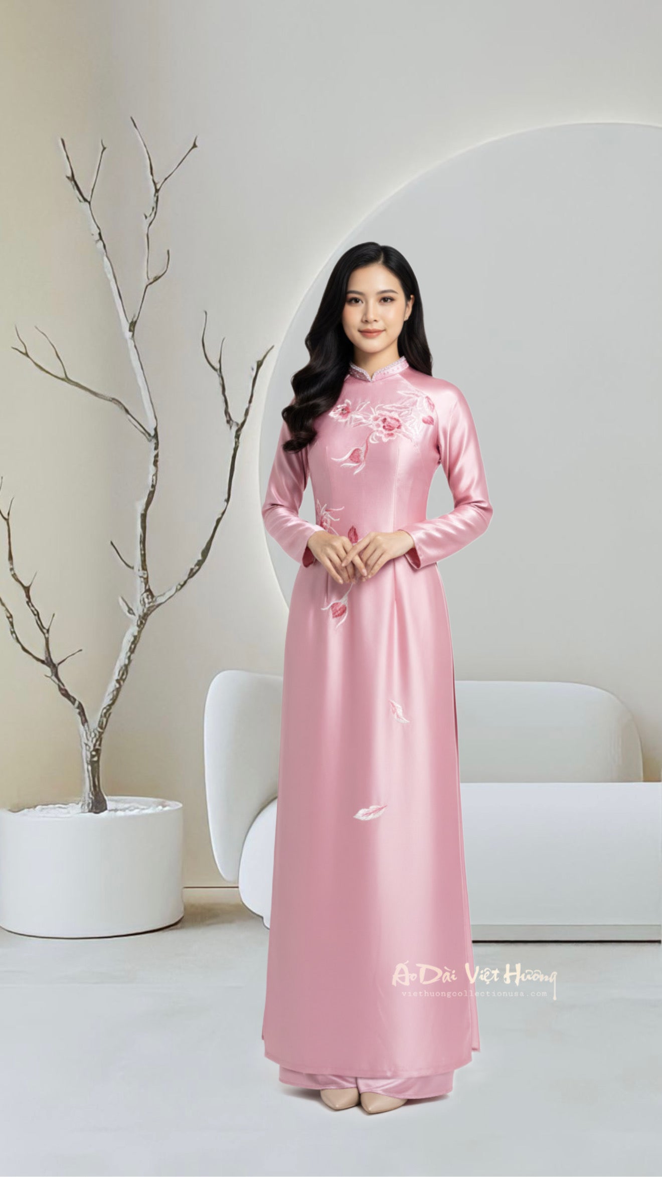A7 - Áo Dài Designed Valentino Light Pink Thêu Hoa Quỳnh kết Đá