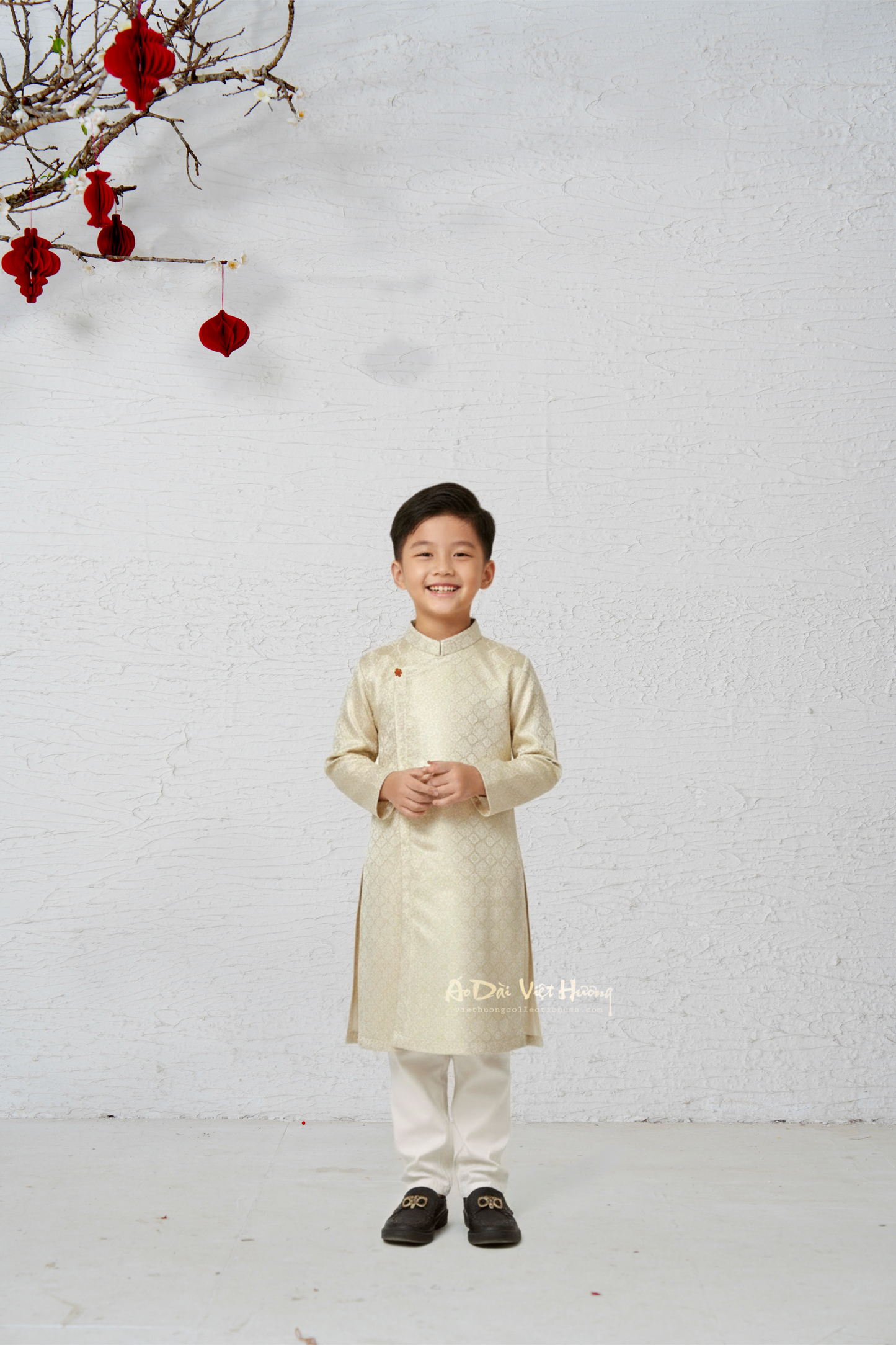 D2 - Boy’s Áo Dài Gấm Dệt Kim Kem ánh Gold
