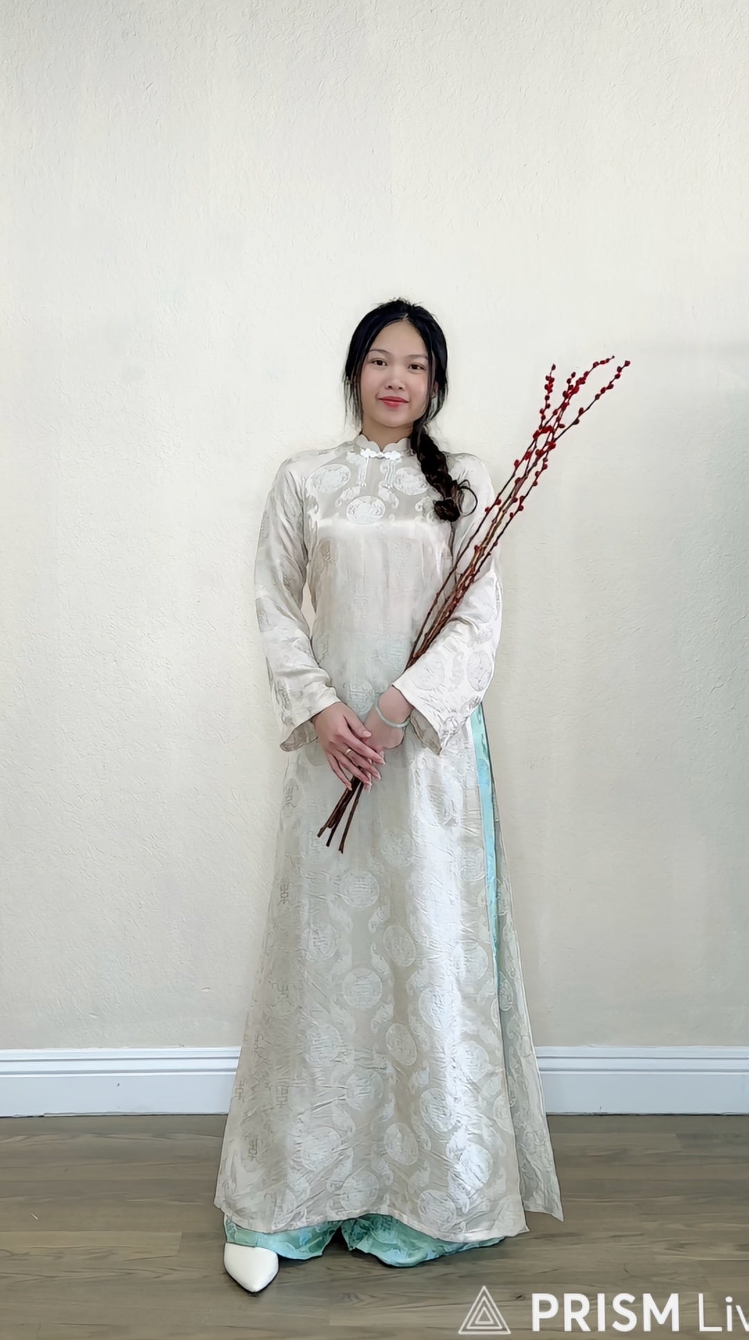 A04 - Set Áo Dài Tơ Tằm Nha Xá Thọ Dơi Kem + Quần Xanh Ngọc