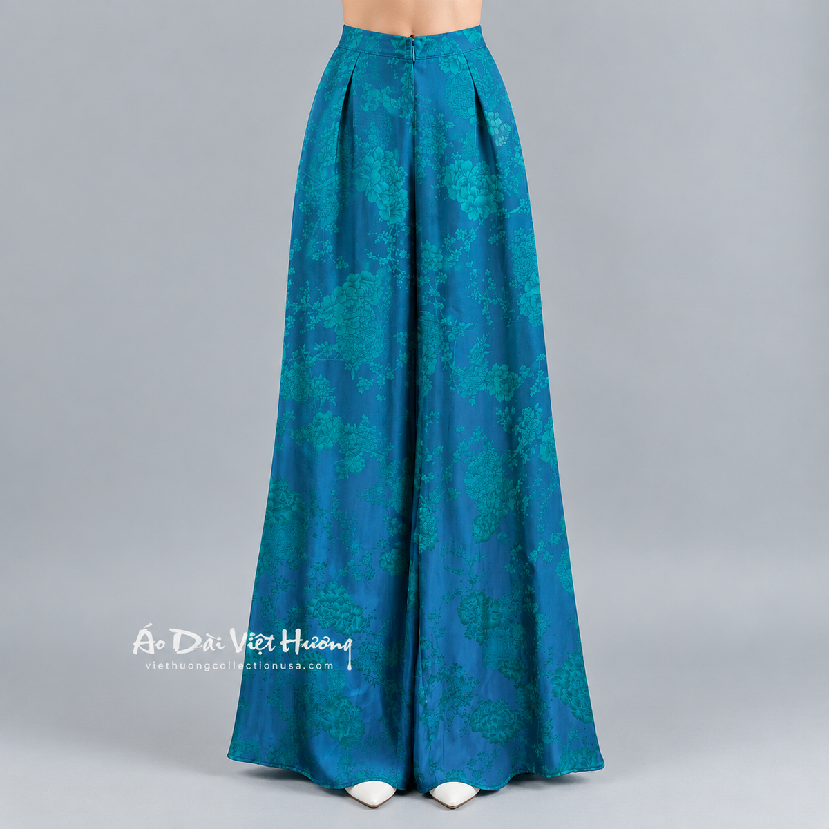 R10 - Flared Pants Gấm Hai Da | Quần Ống Xéo