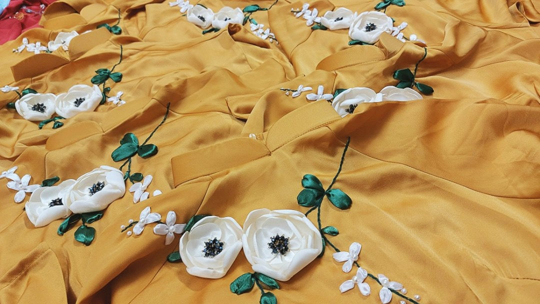 591 - Áo Dài Lụa Tuyết Gold Hand Embroidery Flower